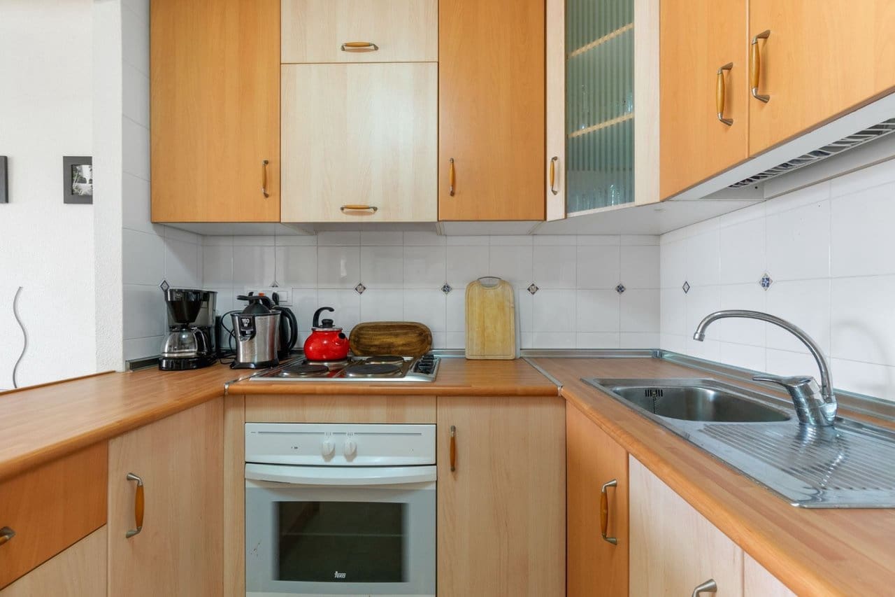 4 makuuhuone Omakotitalo myytävänä paikassa Torrevieja mukana uima-altaan 
autotalli - 259 000 € (Ref: 9356655)