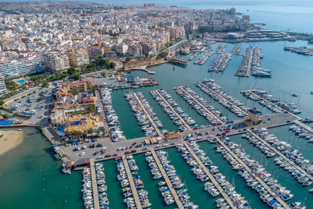 3 camera da letto Appartamento in vendita in Torrevieja con piscina - 359.000 € (Rif: 9356656)