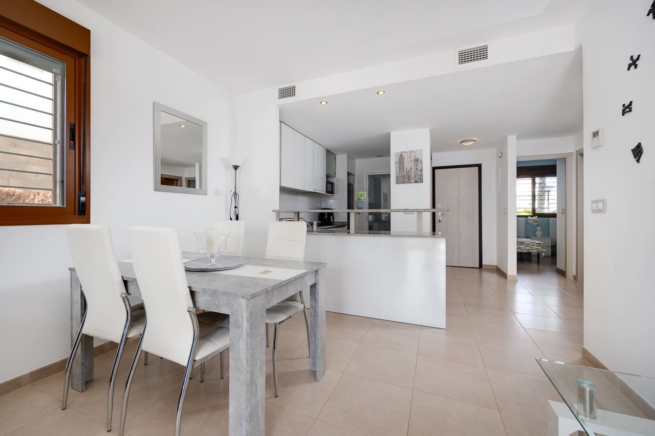 2 soverom Leilighet til salgs i Cabo Roig med svømmebasseng garasje - € 229 950 (Ref: 9356658)