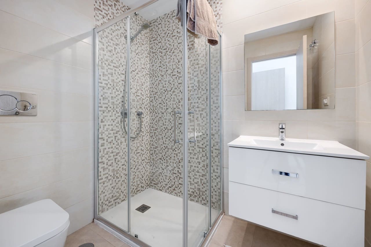 2 soverom Leilighet til salgs i Cabo Roig med svømmebasseng garasje - € 229 950 (Ref: 9356658)