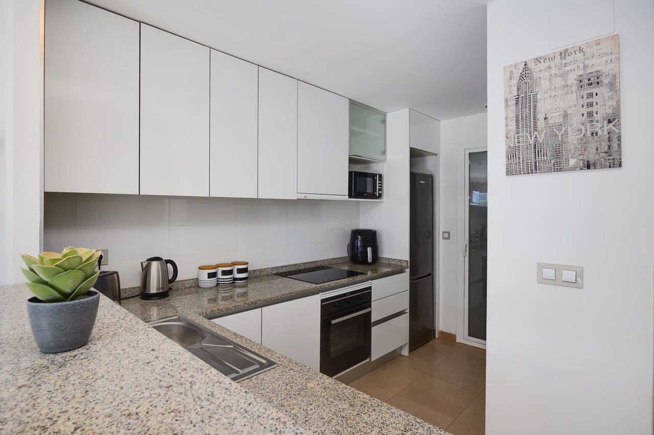 2 soverom Leilighet til salgs i Cabo Roig med svømmebasseng garasje - € 229 950 (Ref: 9356658)