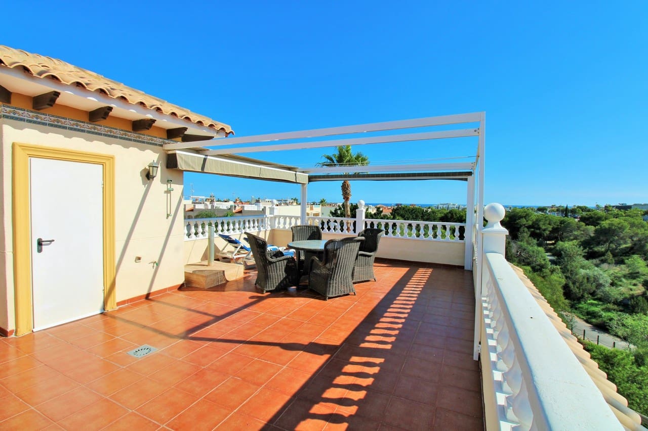 4 Zimmer Villa zu verkaufen in Playa Flamenca mit Pool - 379.000 € (Ref: 9356659)
