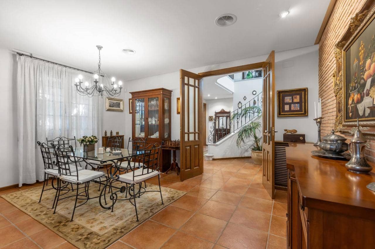 6 quarto Moradia para venda em Torrevieja com piscina - 2 490 000 € (Ref: 9356660)