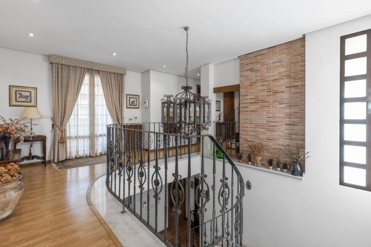 6 quarto Moradia para venda em Torrevieja com piscina - 2 490 000 € (Ref: 9356660)