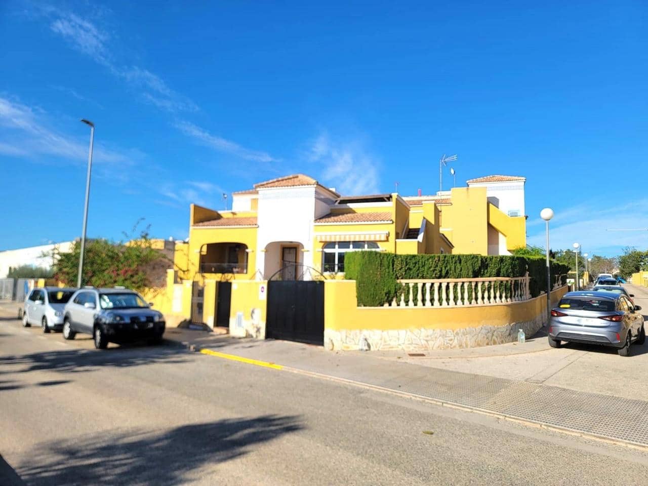 Casa de 3 habitaciones en Los Montesinos en venta con piscina - 215.000 € (Ref: 9357067)