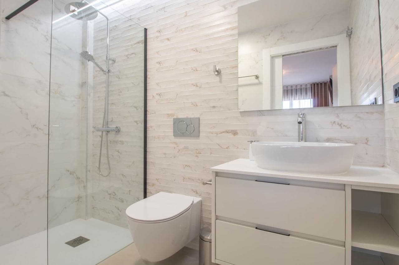 3 makuuhuone Huoneisto myytävänä paikassa Orihuela Costa mukana uima-altaan - 395 000 € (Ref: 9357070)