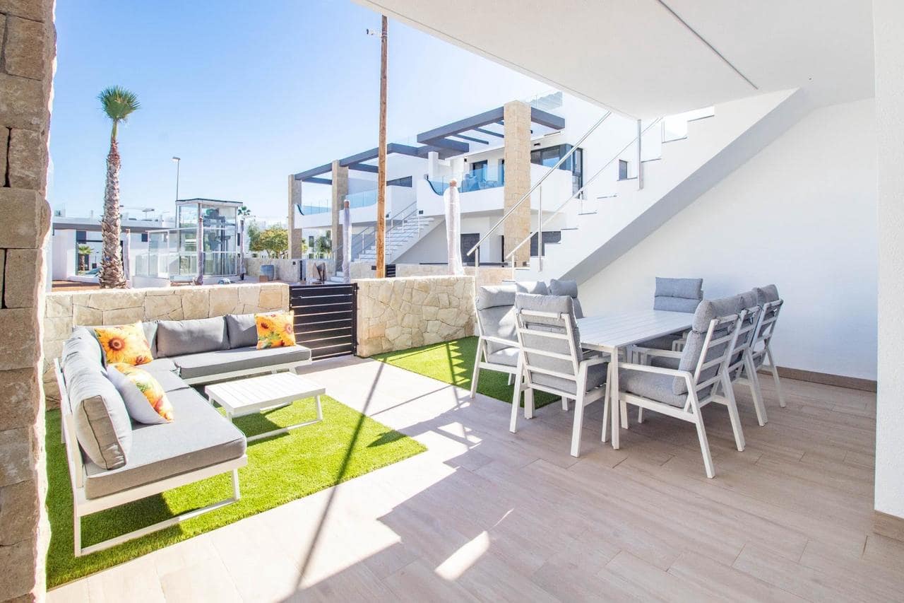 3 makuuhuone Huoneisto myytävänä paikassa Orihuela Costa mukana uima-altaan - 395 000 € (Ref: 9357070)