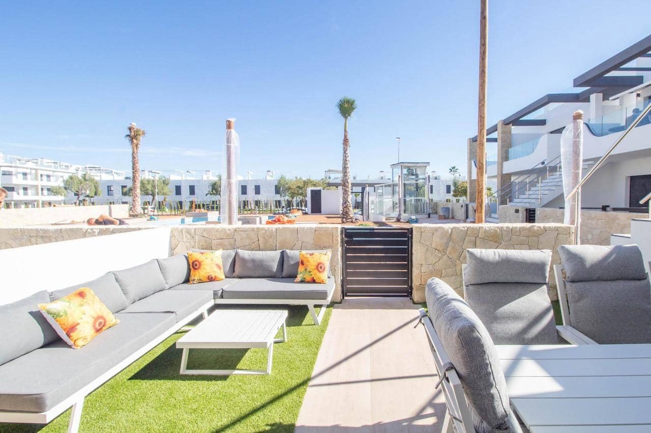 3 makuuhuone Huoneisto myytävänä paikassa Orihuela Costa mukana uima-altaan - 395 000 € (Ref: 9357070)