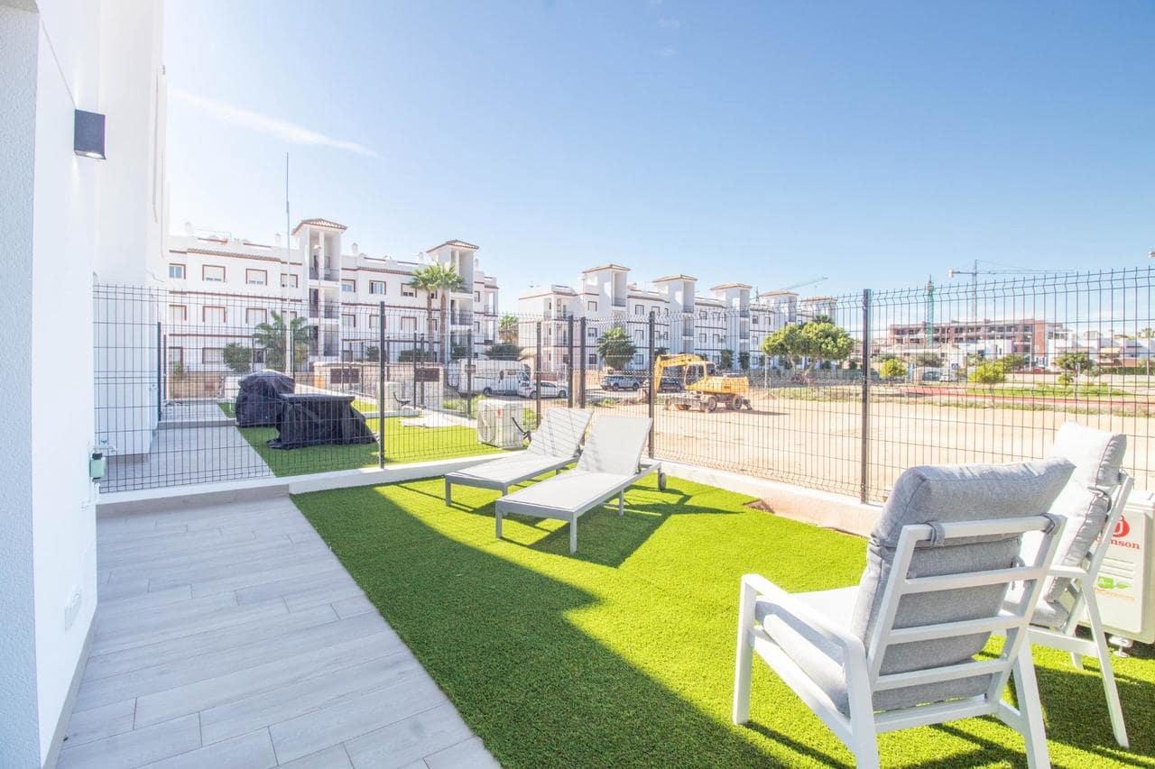 3 makuuhuone Huoneisto myytävänä paikassa Orihuela Costa mukana uima-altaan - 395 000 € (Ref: 9357070)