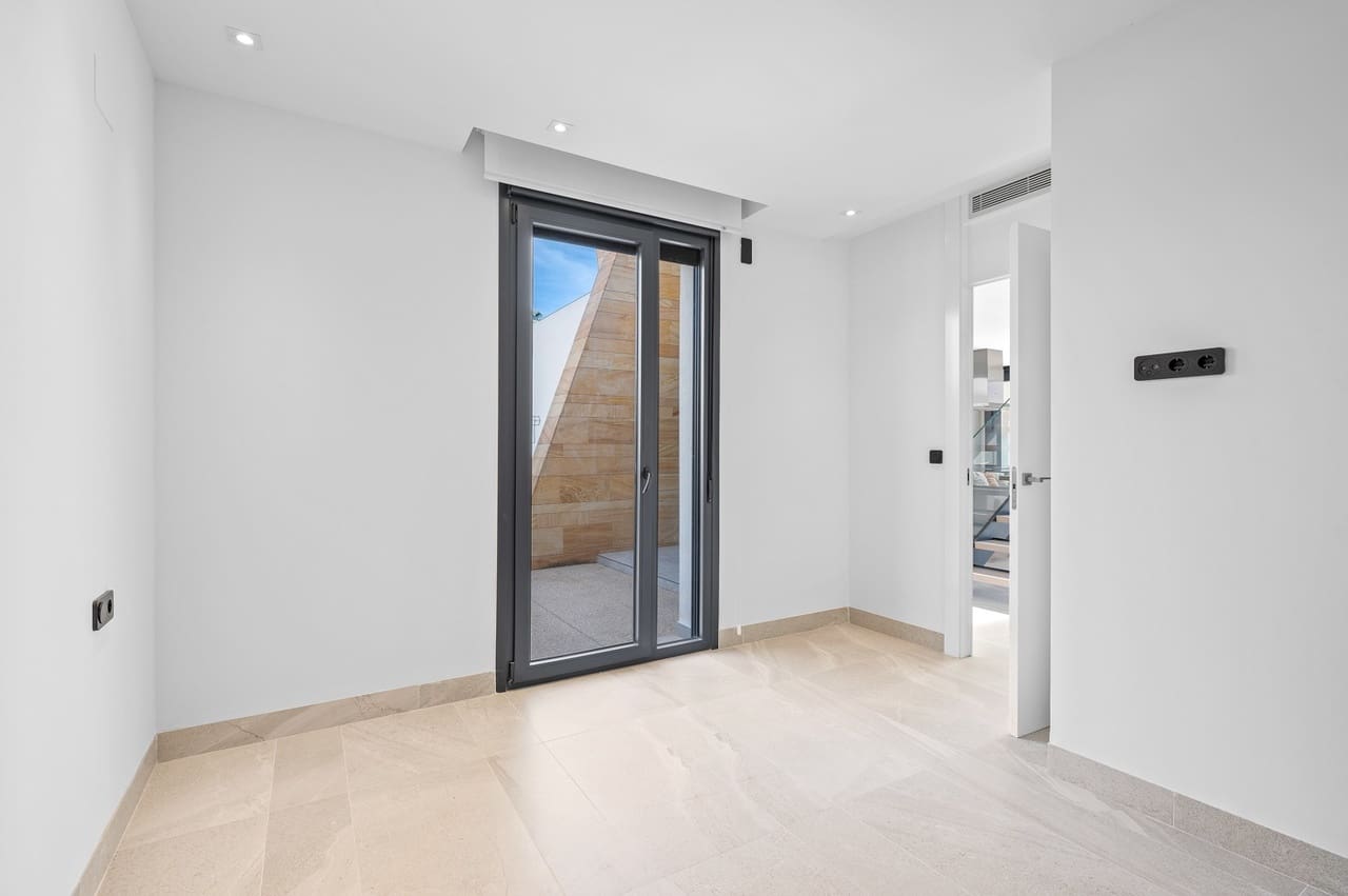 3 slaapkamer Villa te koop in Orihuela Costa - € 565.000 (Ref: 9361931)