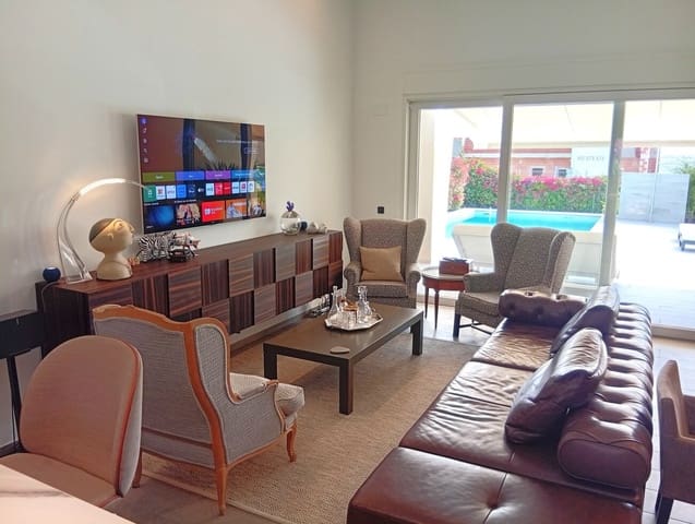 2 bedroom Villa for sale in Algorfa with pool garage - € 660,000 (Ref: 9378716)