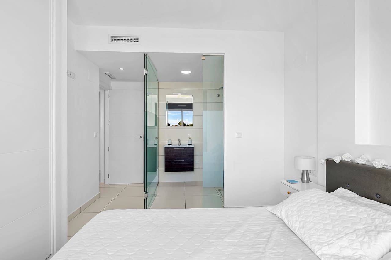 2 quarto Apartamento para venda em Villamartin com piscina garagem - 239 000 € (Ref: 9385102)