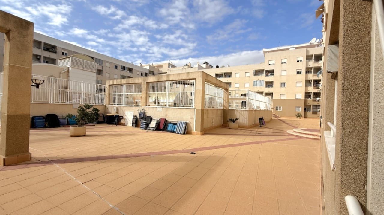 2 Zimmer Apartment zu verkaufen in Torrevieja - 132.000 € (Ref: 9387152)