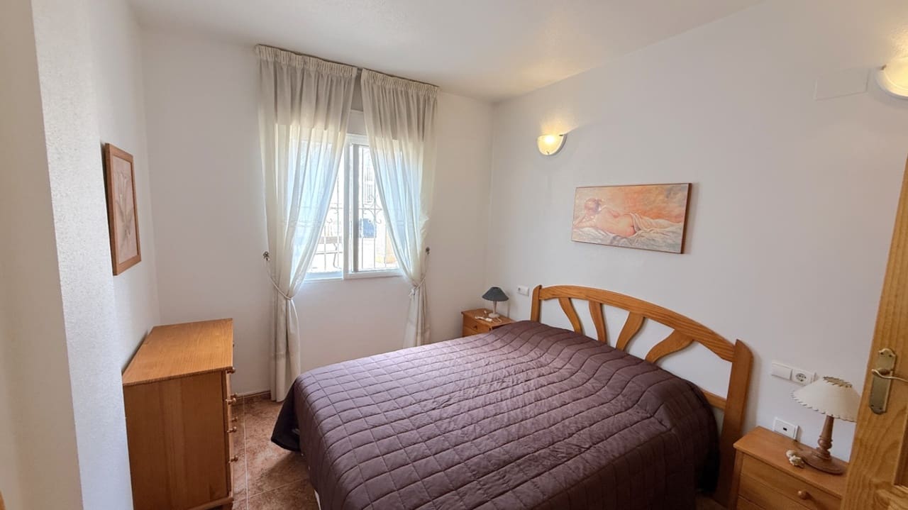 2 Zimmer Apartment zu verkaufen in Torrevieja - 132.000 € (Ref: 9387152)