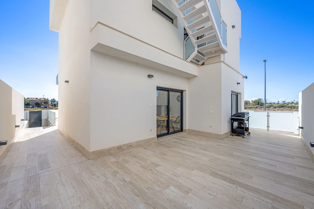 4 sypialnia Willa na sprzedaż w Los Alcazares - 649 000 € (Ref: 9387169)