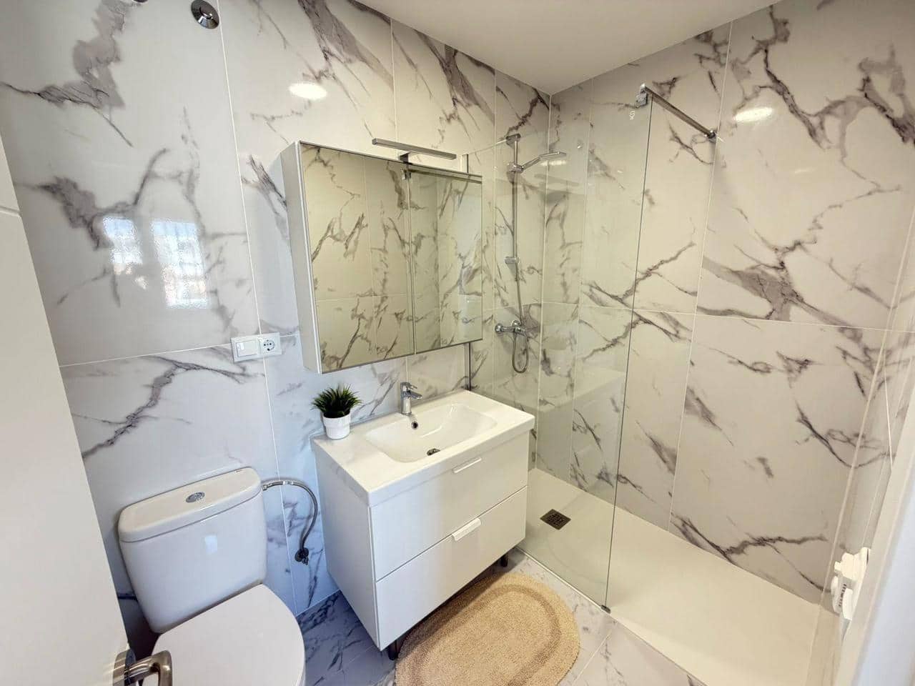 4 bedroom Villa for sale in Torrevieja with pool - € 369,000 (Ref: 9387175)