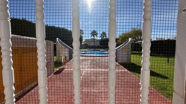 2 soveværelse Bungalow til salg i El Molino, Torrevieja med swimmingpool - € 154.900 (Ref: 9387176)