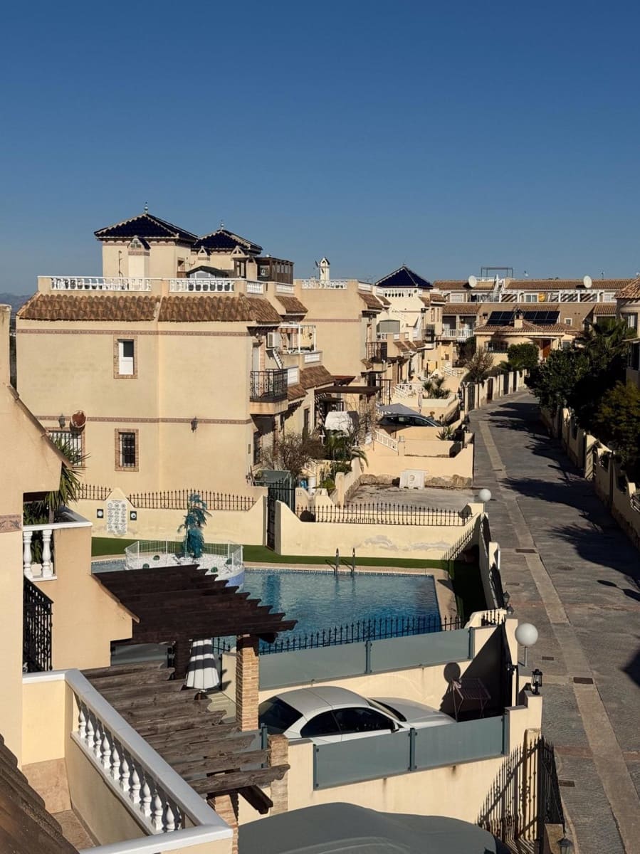 Apartamento de 2 habitaciones en Orihuela Costa en venta con piscina - 179.000 € (Ref: 9387188)