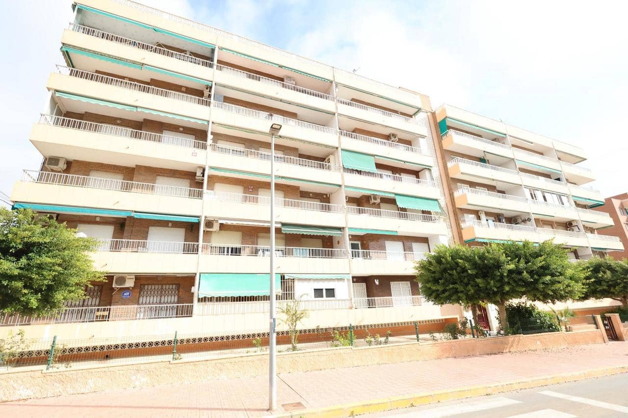 Apartamento de 2 habitaciones en Torrevieja en venta - 144.000 € (Ref: 9387191)