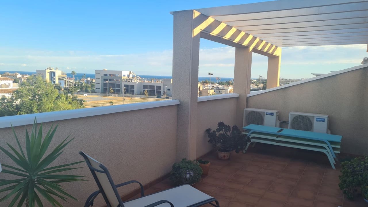2 makuuhuone Kattohuoneisto myytävänä paikassa Orihuela Costa - 227 000 € (Ref: 9387196)