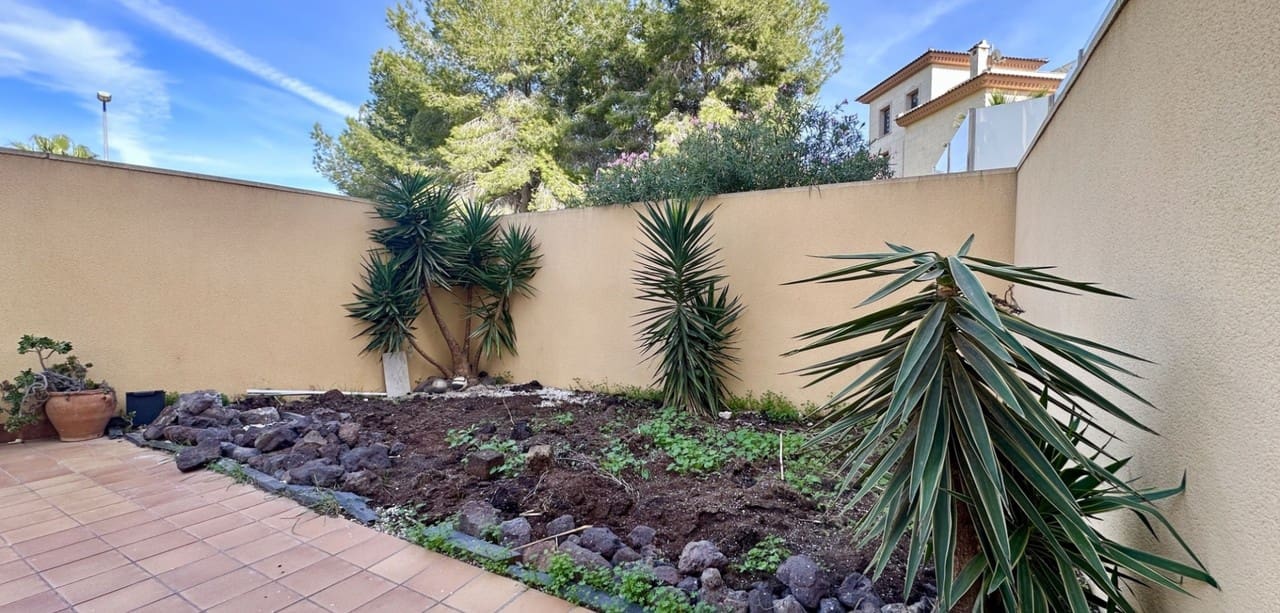 4 bedroom Villa for sale in Orihuela Costa - € 285,000 (Ref: 9387202)