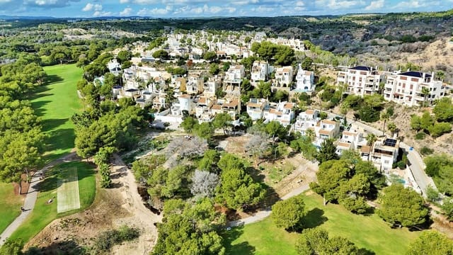 Chalet de 3 habitaciones en Las Ramblas Golf, Orihuela en venta con piscina - 499.000 € (Ref: 9387203)