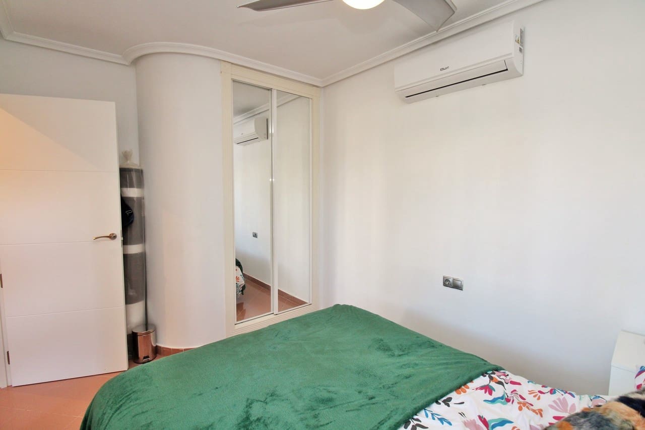 3 bedroom Villa for sale in Villamartin with pool - € 375,000 (Ref: 9387204)