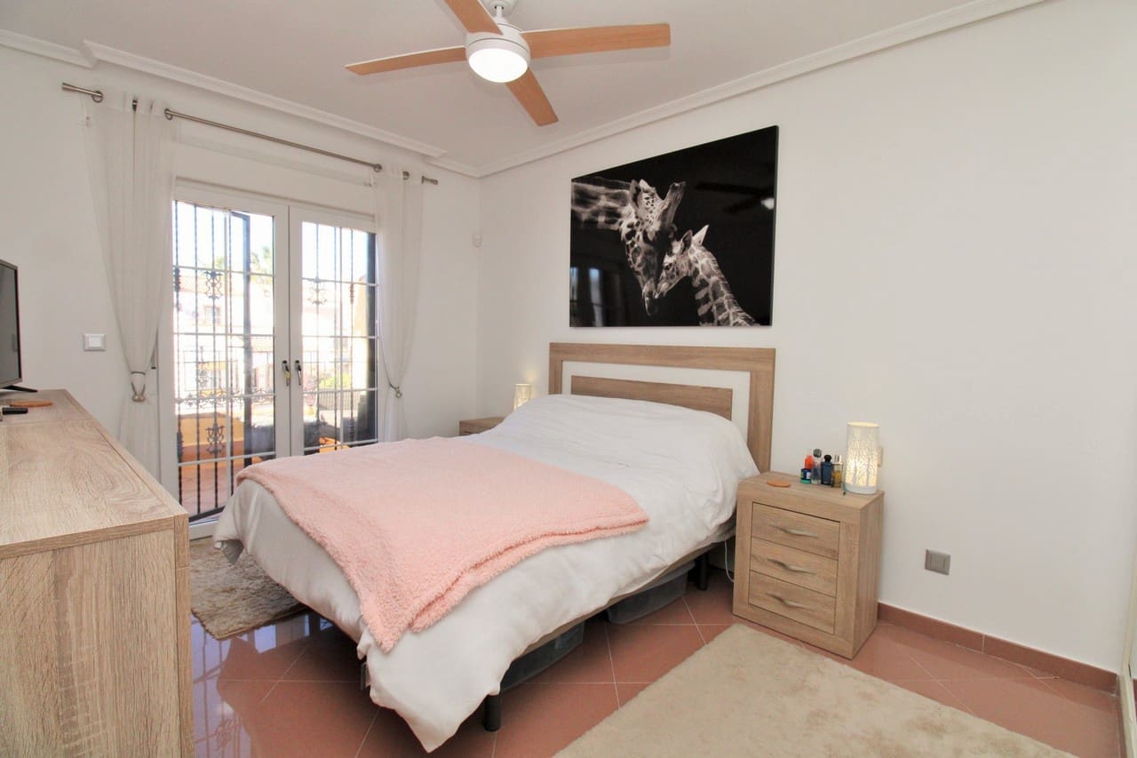 3 bedroom Villa for sale in Villamartin with pool - € 375,000 (Ref: 9387204)