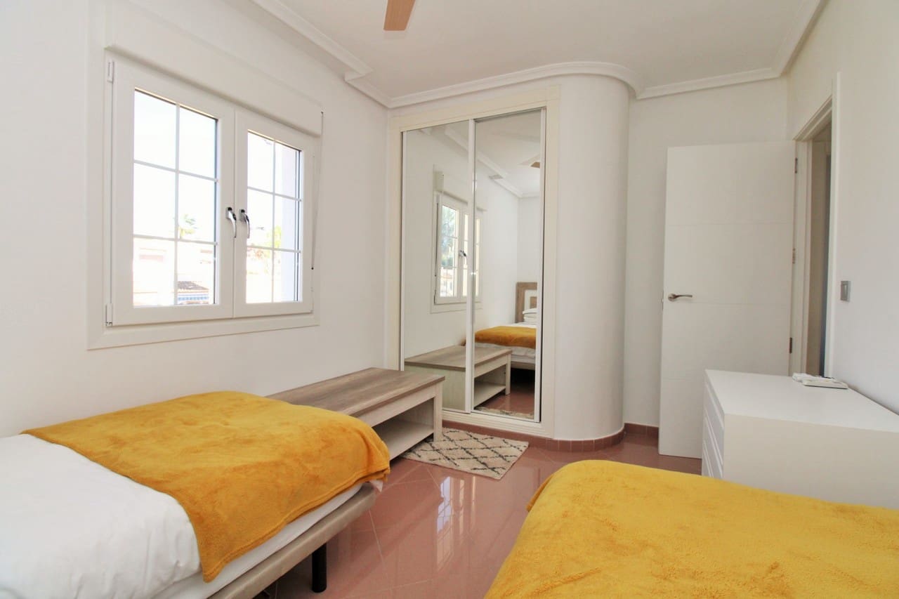 3 bedroom Villa for sale in Villamartin with pool - € 375,000 (Ref: 9387204)