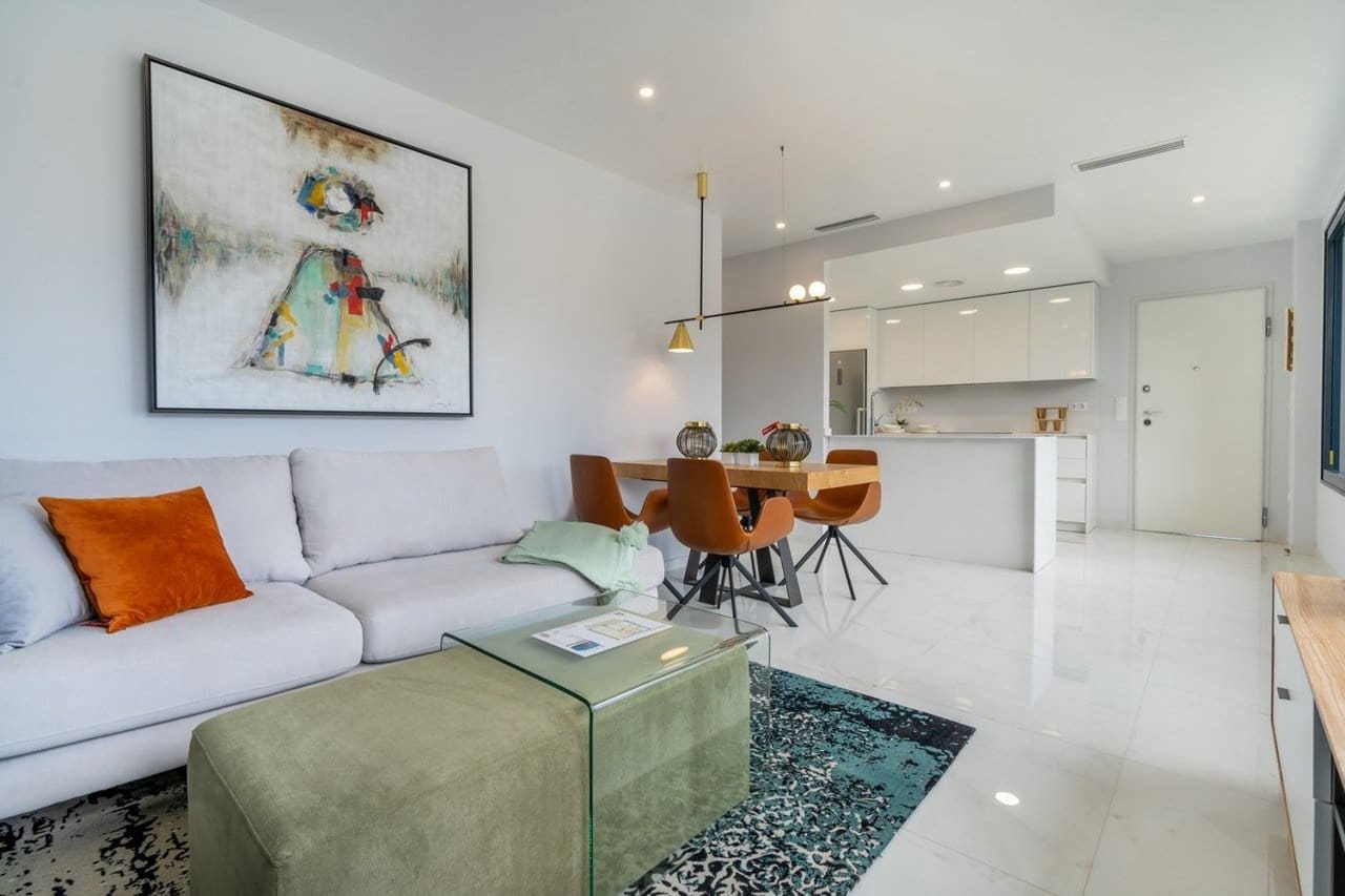 2 bedroom Apartment for sale in Benidorm with pool - € 690,000 (Ref: 9392232)