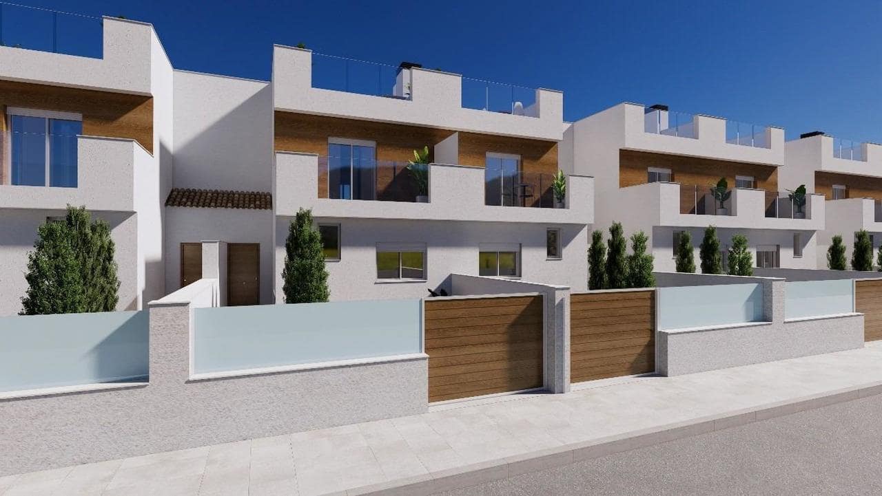3 sypialnia Dom na sprzedaż w Los Alcazares z basenem garażem - 382 000 € (Ref: 9392332)