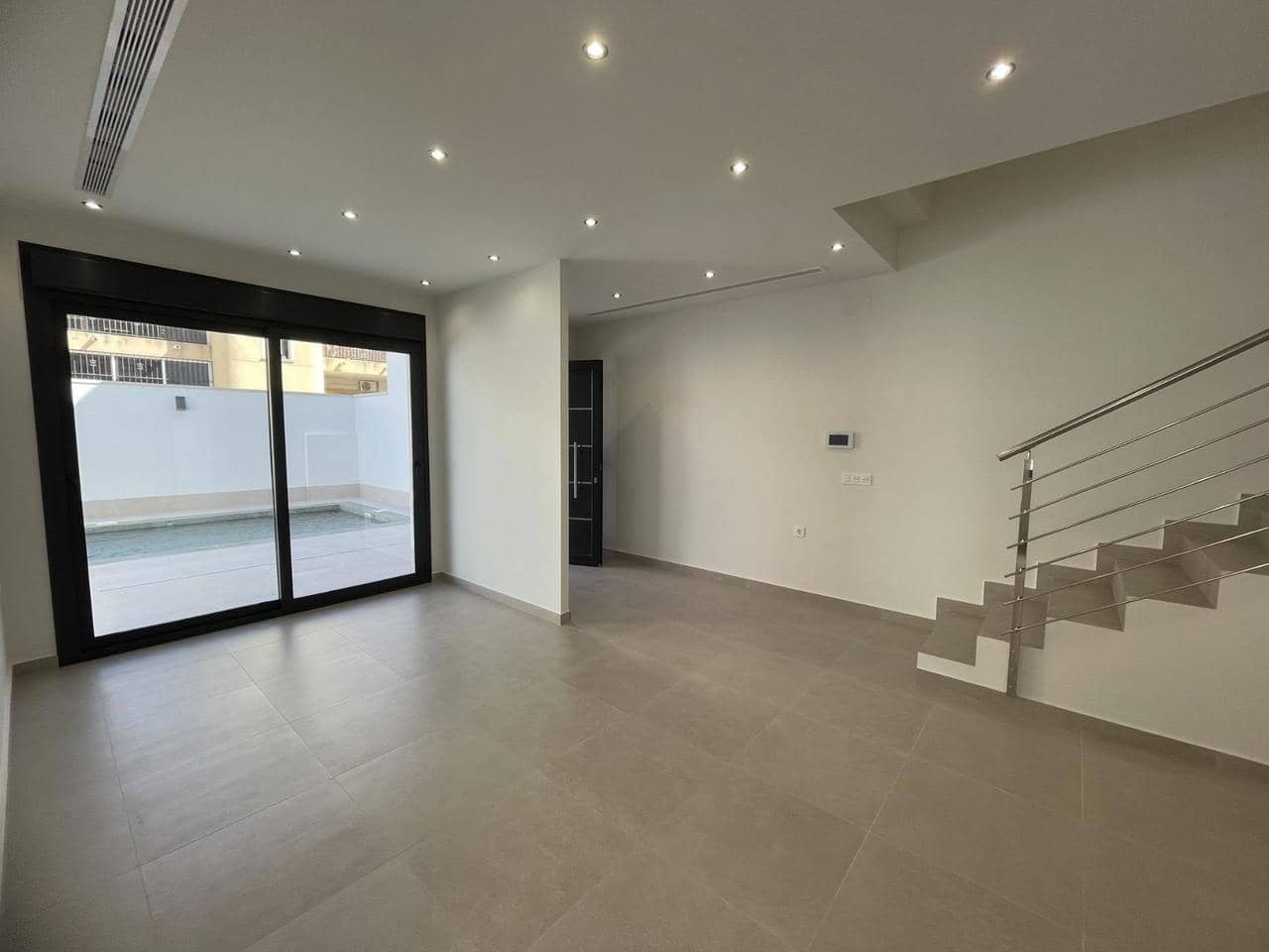 3 sovrum Villa till salu i Almoradi med pool - 359 900 € (Ref: 9392364)