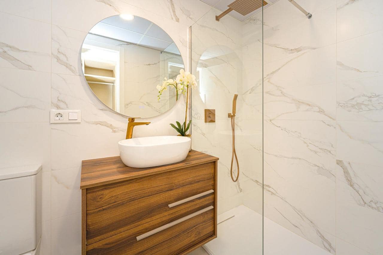 2 bedroom Penthouse for sale in La Villajoyosa / Vila Joiosa with pool - € 550,000 (Ref: 9392398)