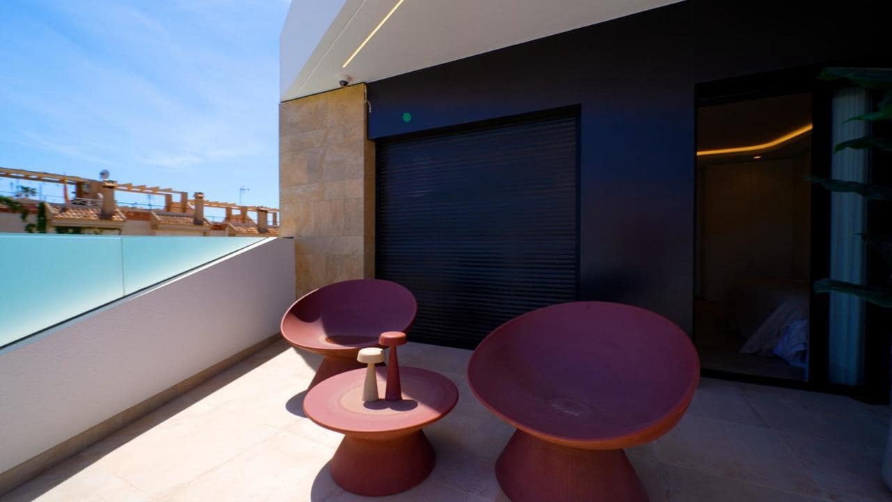 3 bedroom Villa for sale in Orihuela Costa with pool - € 509,000 (Ref: 9392466)