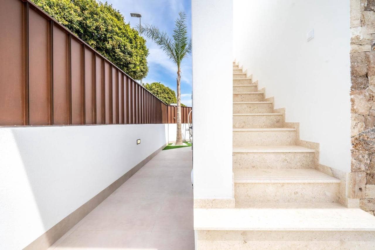 3 bedroom Villa for sale in Roldan with pool - € 379,950 (Ref: 9392554)