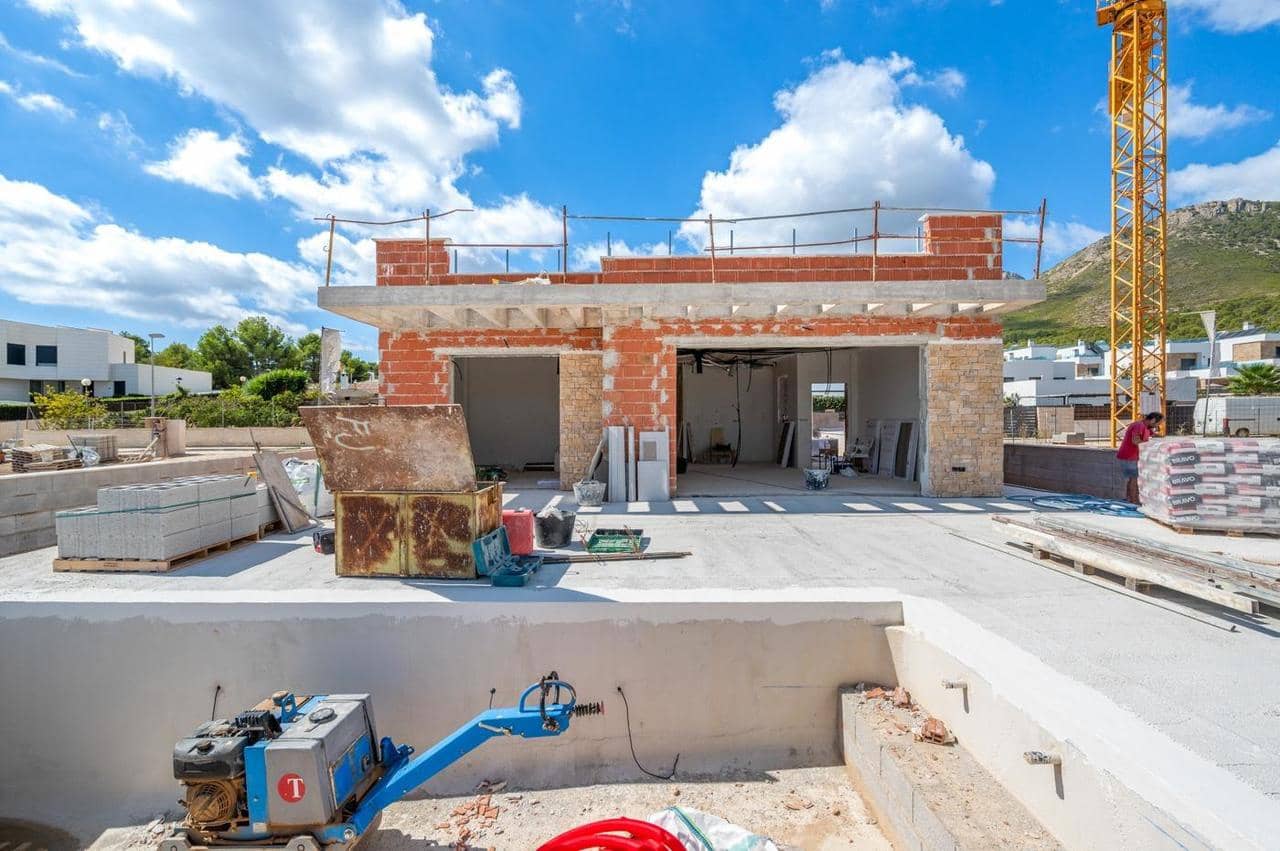 5 bedroom Villa for sale in Polop - € 568,000 (Ref: 9392585)