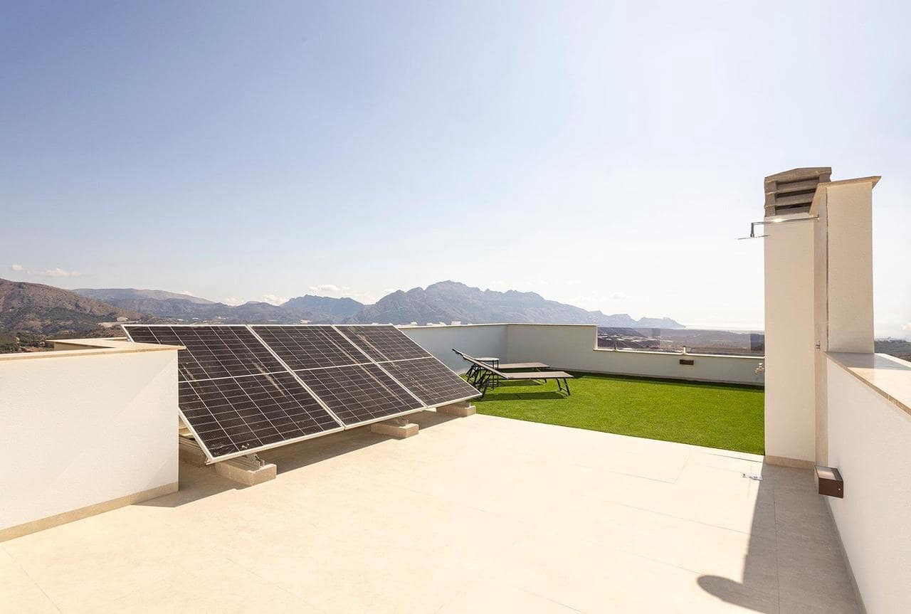 3 bedroom Villa for sale in Polop with pool - € 639,000 (Ref: 9392689)