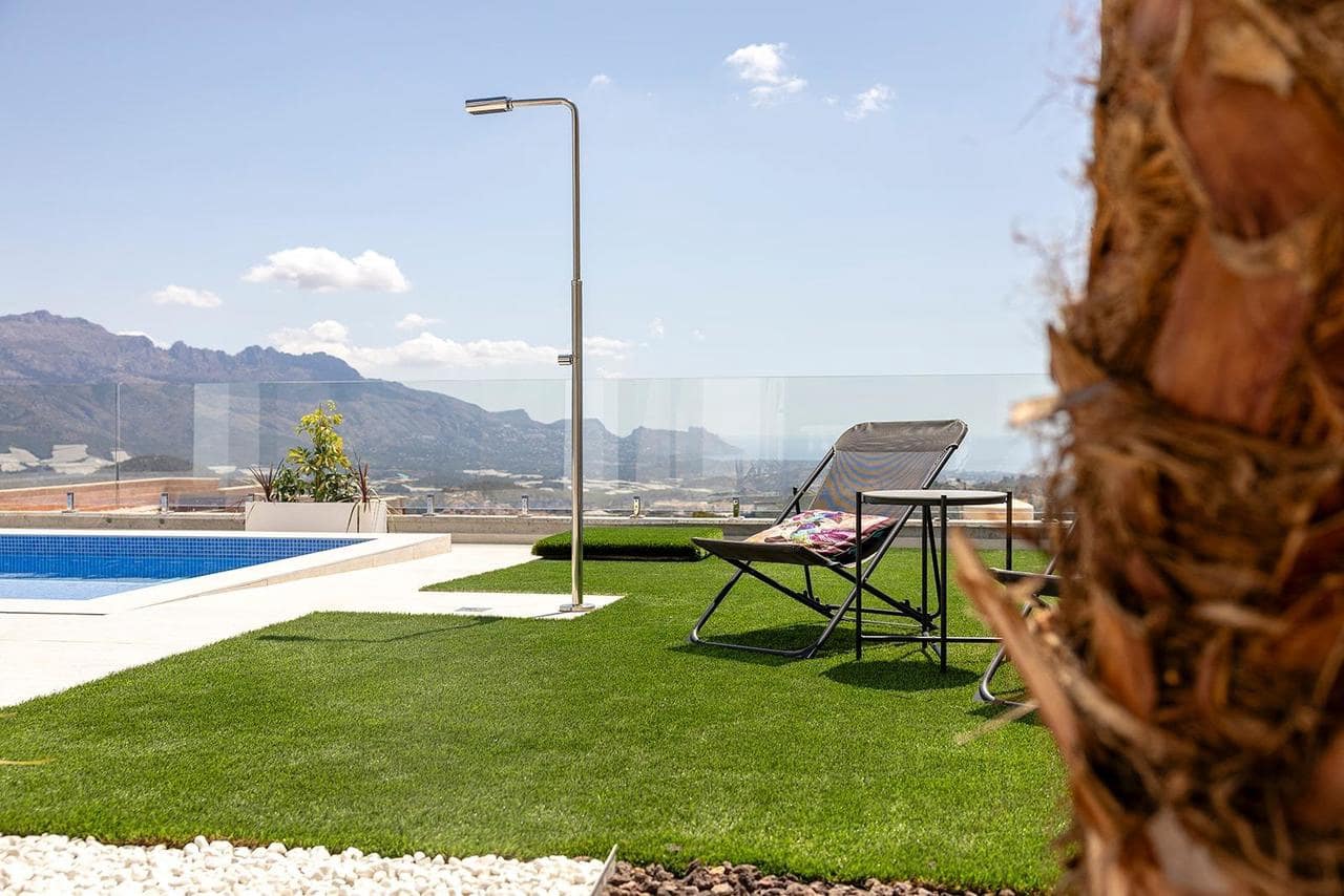 3 bedroom Villa for sale in Polop with pool - € 639,000 (Ref: 9392689)