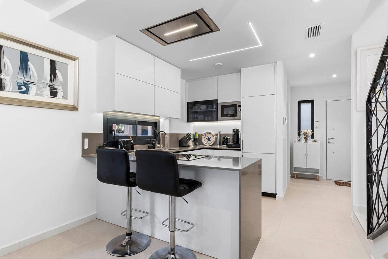 4 slaapkamer Villa te koop in Guardamar del Segura met zwembad - € 507.050 (Ref: 9392777)