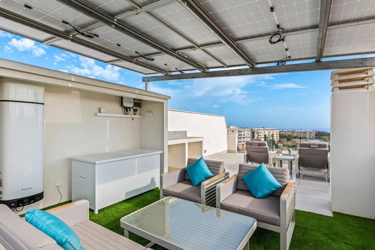 4 slaapkamer Villa te koop in Guardamar del Segura met zwembad - € 507.050 (Ref: 9392777)