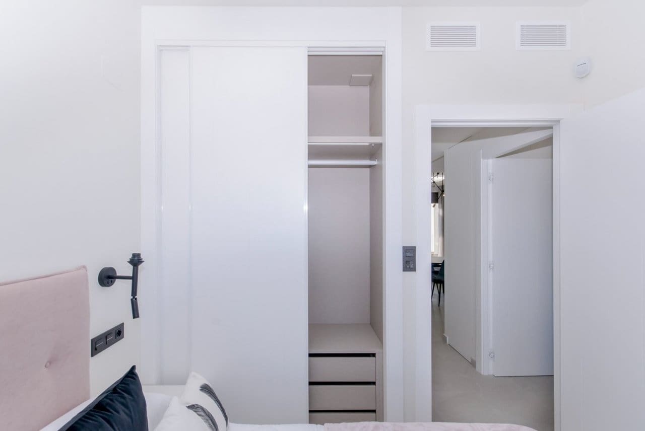 3 sypialnia Bungalow na sprzedaż w Torrevieja z basenem - 325 000 € (Ref: 9392807)