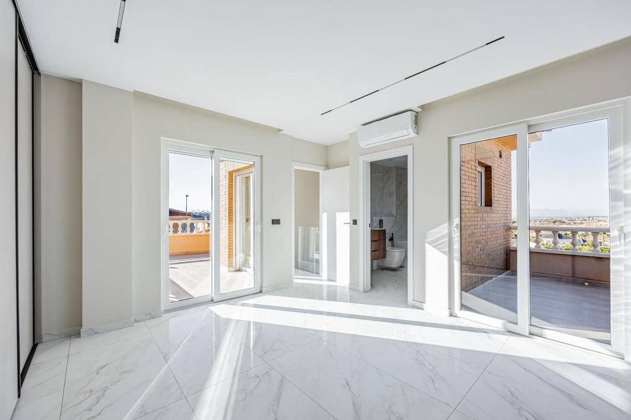 4 soverom Villa til salgs i Rojales med svømmebasseng - € 549 000 (Ref: 9392824)