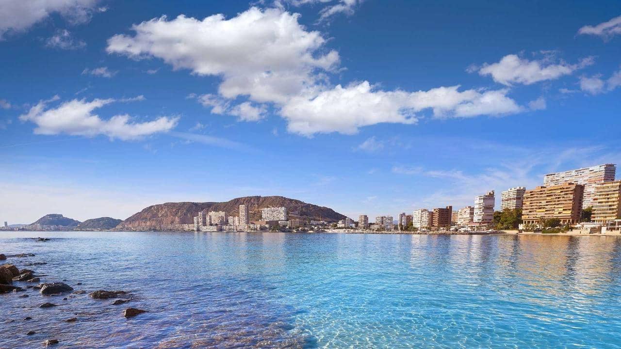 3 sovrum Villa till salu i Els Poblets - 475 000 € (Ref: 9392840)