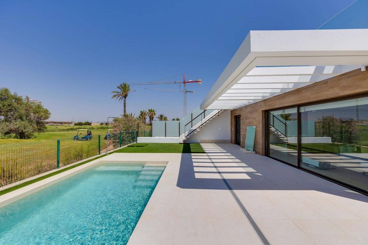 3 soveværelse Villa til salg i Los Alcazares med swimmingpool - € 695.000 (Ref: 9392865)