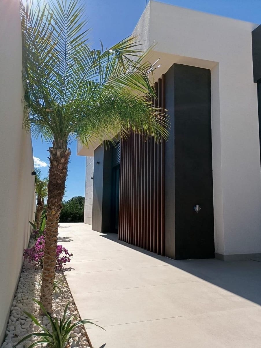 3 quarto Moradia para venda em Pilar de la Horadada com piscina - 586 000 € (Ref: 9392915)