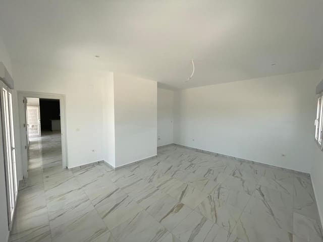 6 Zimmer Villa zu verkaufen in Pinoso mit Pool - 611.000 € (Ref: 9392982)