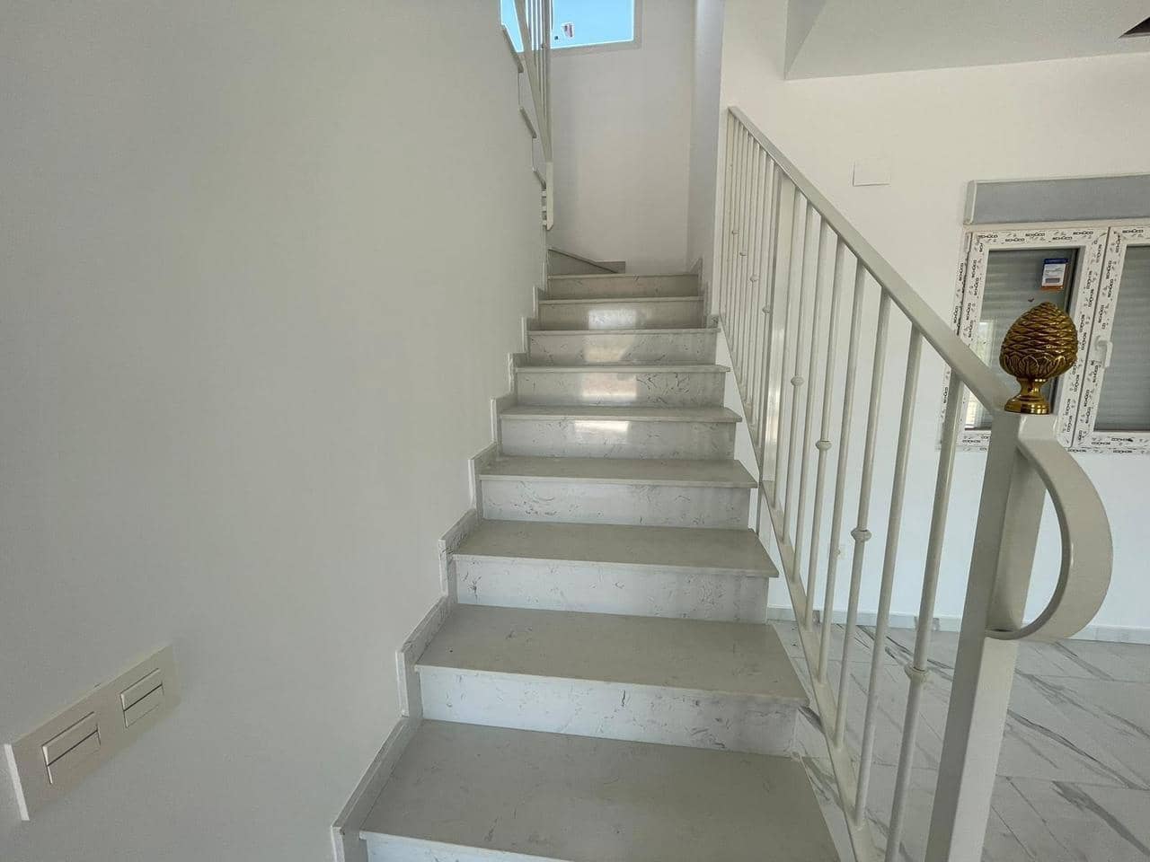 6 Zimmer Villa zu verkaufen in Pinoso mit Pool - 611.000 € (Ref: 9392982)