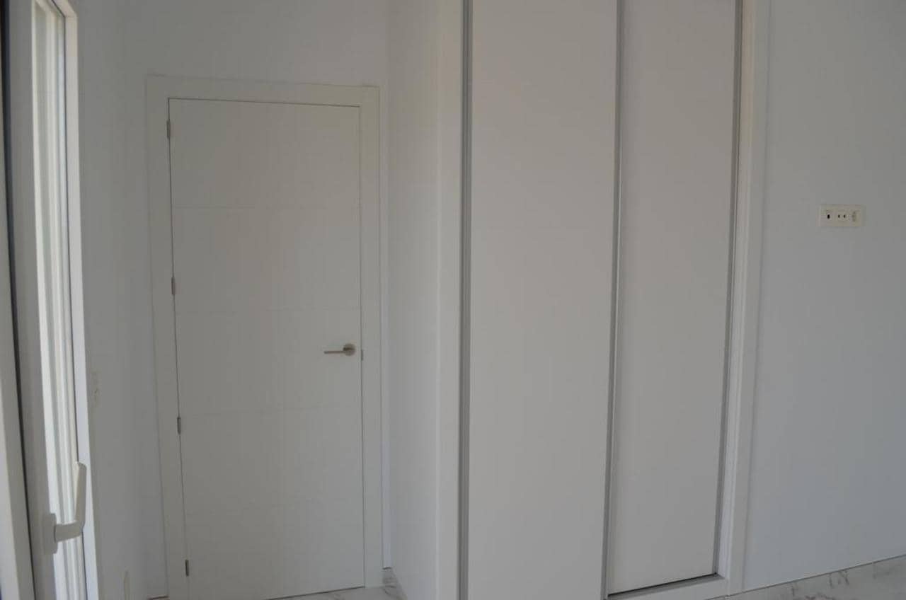 4 bedroom Villa for sale in Pinoso with pool - € 505,000 (Ref: 9392984)