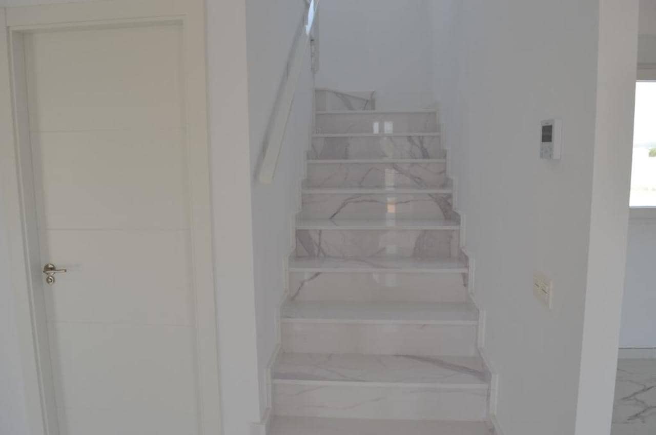 4 bedroom Villa for sale in Pinoso with pool - € 505,000 (Ref: 9392984)