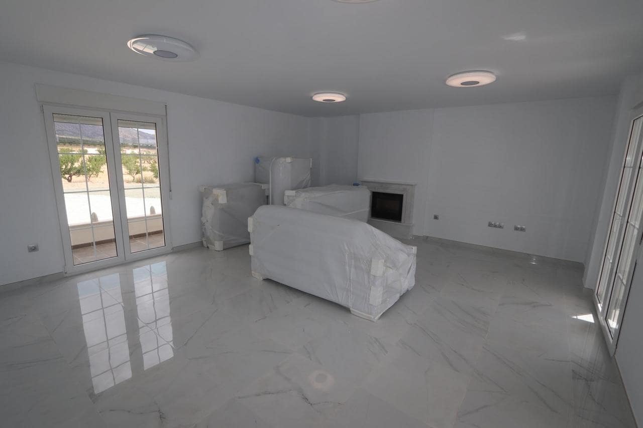 4 bedroom Villa for sale in Pinoso with pool - € 423,000 (Ref: 9392985)